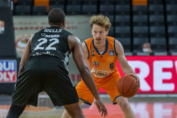 训练营甚至 训练营甚至